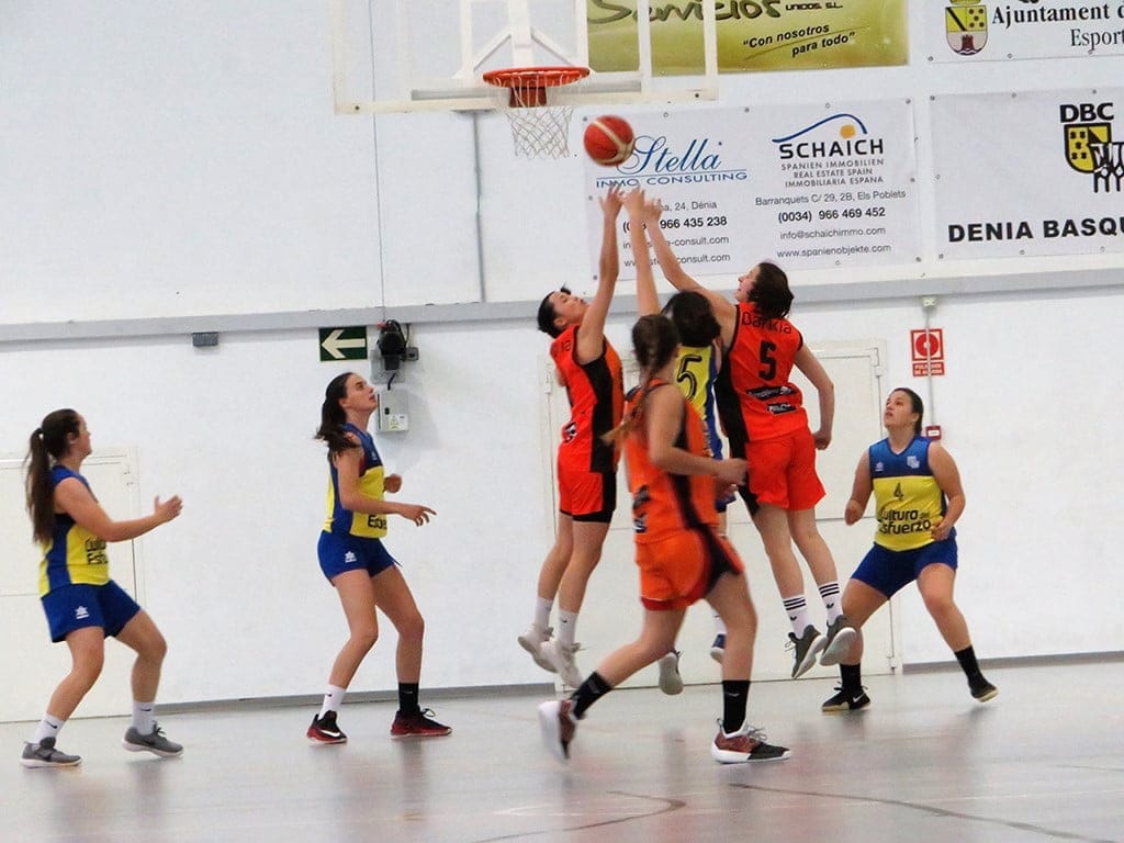 el senior femenino del denia basquet perdio ante el valencia