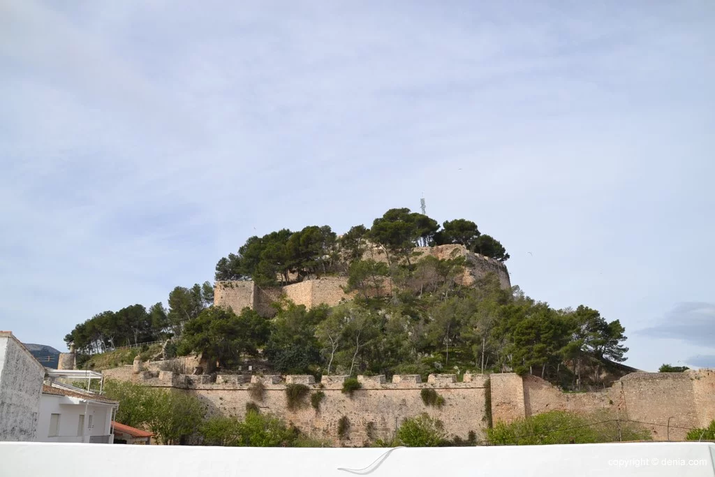 Els Magazinos Dénia – vista del Castillo