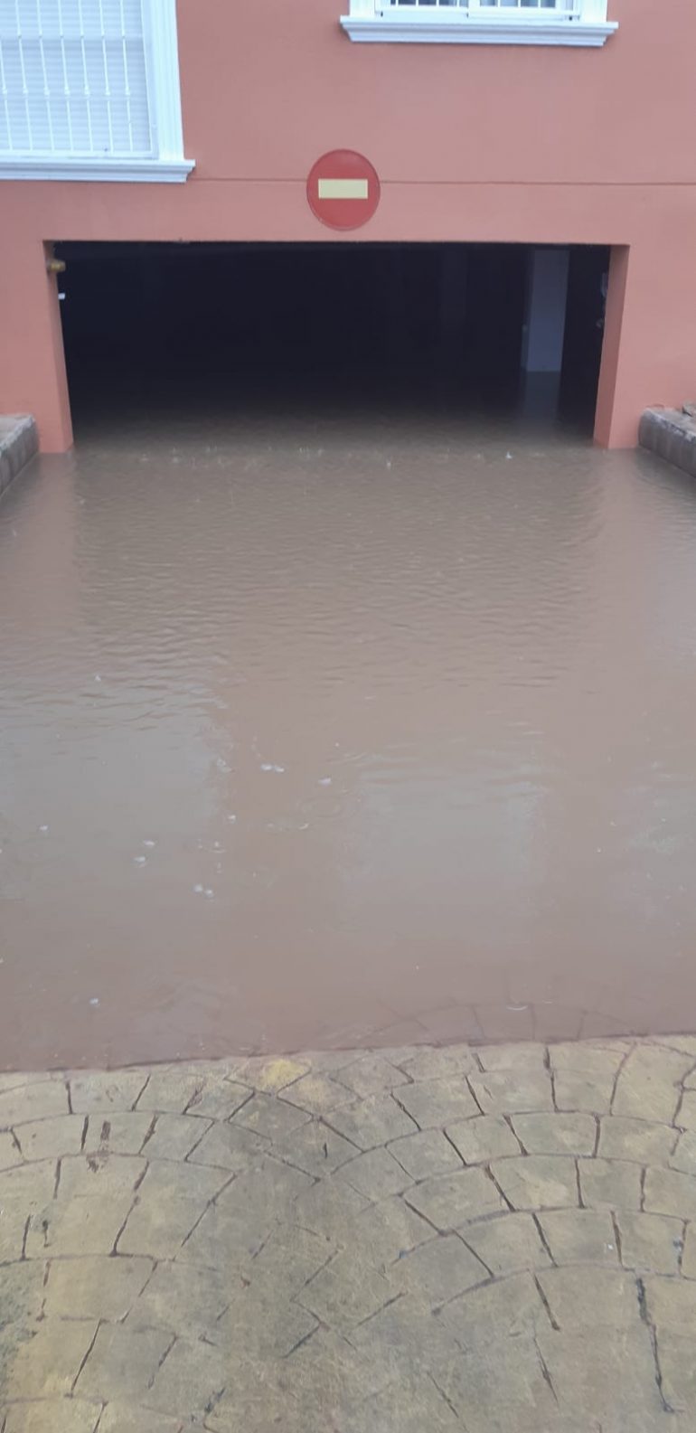 Fotos garaje inundado