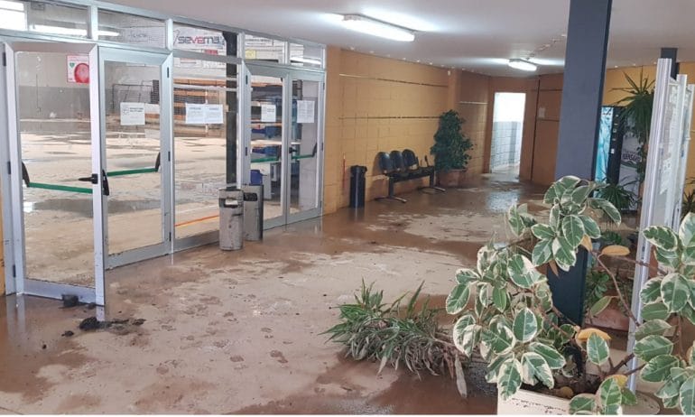 Hall de entrada al pabellón