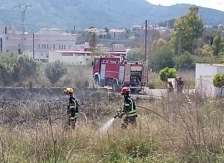 Incendio cerca del Hospital de La Pedrera