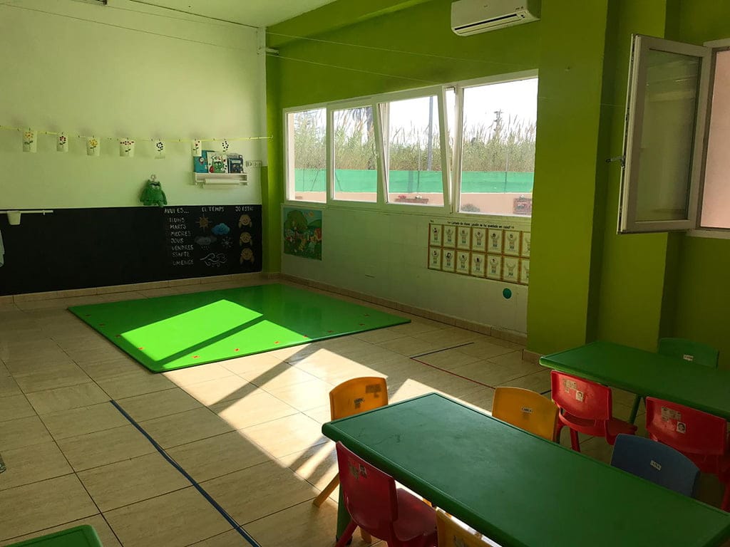 interior aula escoleta el castellet