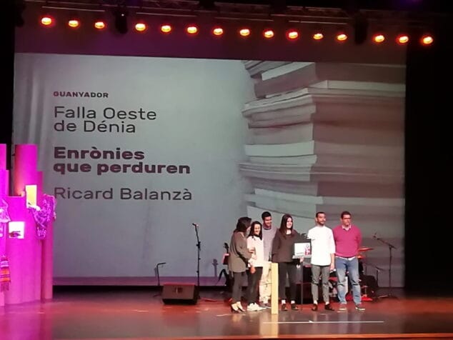 la falla oeste recoge el premio enric soler i godes