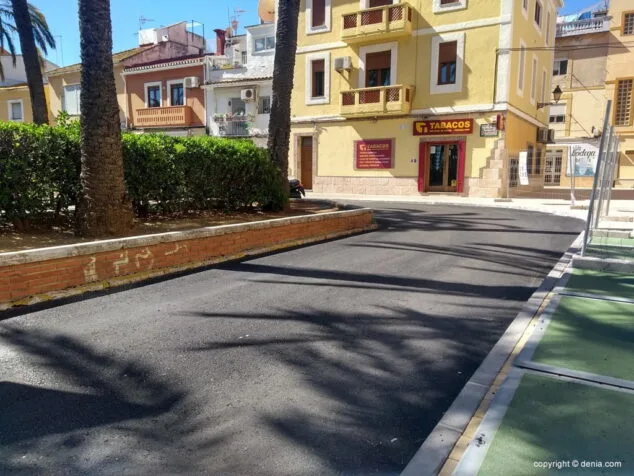 paso de vehiculos por la plaza fontanella