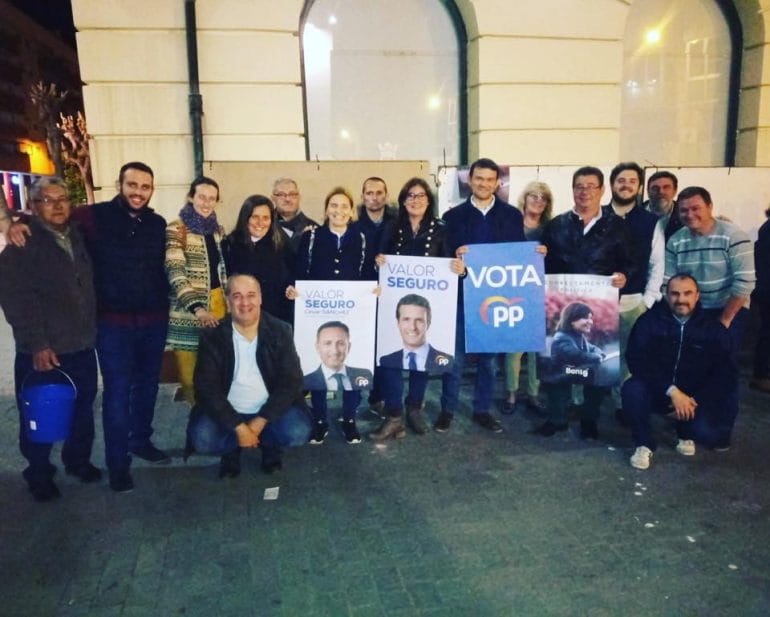 Pegada de carteles del PP