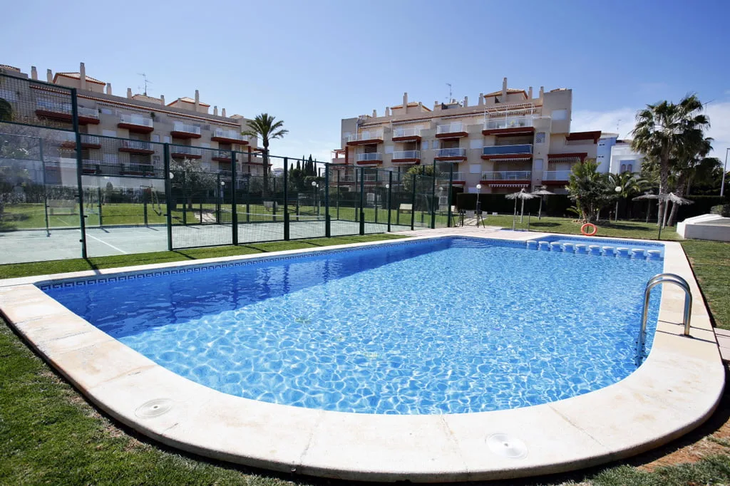 Fantástico apartamento con piscina comunitaria para alquiler vacacional en Deniasol 3 piscina en alquiler vacacional deniasol