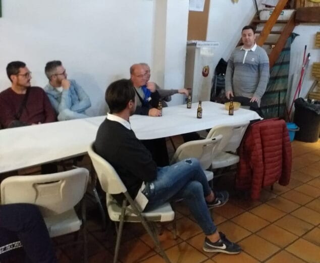 Juan Salvador Pérez se reúne con las fallas para explicarles su proyecto para presidir la Junta Local Fallera 6 reunion con la falla les roques