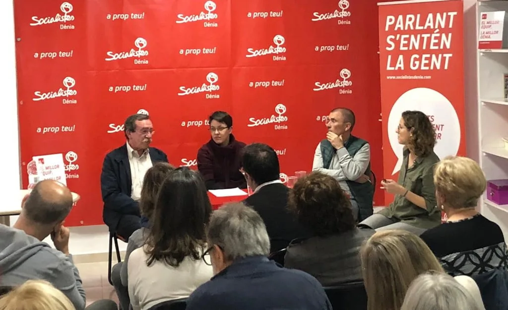 El PSPV-PSOE se marca como objetivo aumentar cada año un 25% los presupuestos participativos 1 reunion en la sede socialista de denia