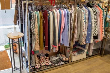 Ropa y zapatillas de estar por casa en Dénia – Leveleleven