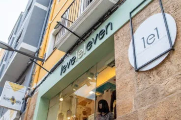 Rótulo de Leveleleven en Dénia