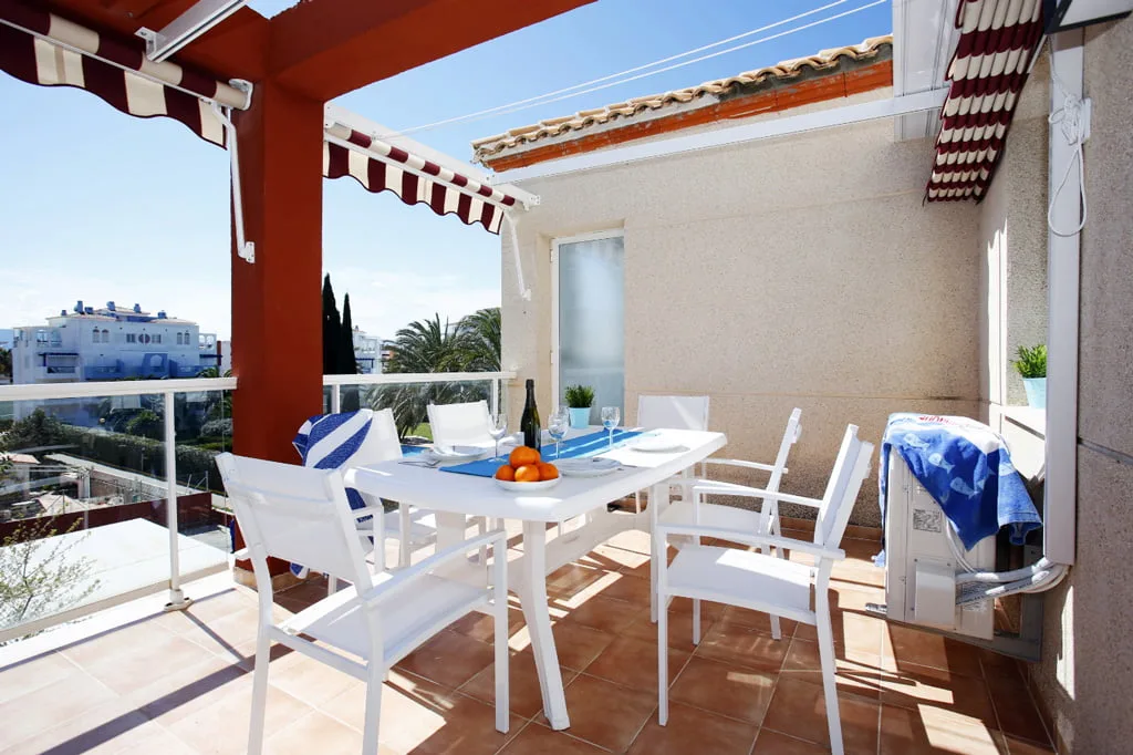 Fantástico apartamento con piscina comunitaria para alquiler vacacional en Deniasol 2 terraza alquiler vacacional deniasol