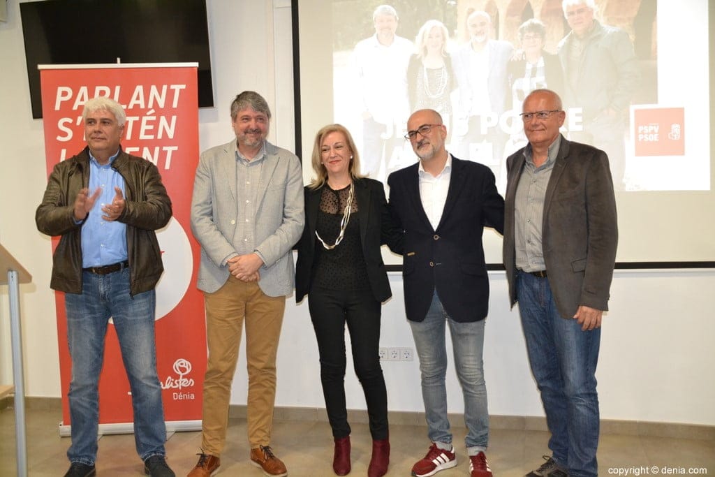 vicent grimalt con la candidatura socialista a jesus pobre