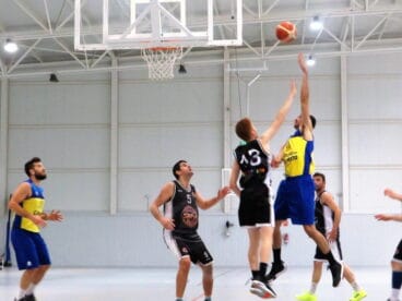 victoria del senior masculino del denia basquet en benidorm