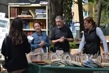 Voluntarios de la7 jornada 1 Libro x 1 Kilo