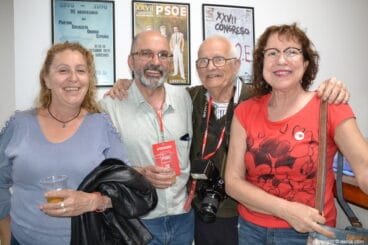 Afiliados socialistas durante la noche electoral