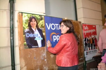 08 Pegada de Carteles campaña 2019 – María Mut
