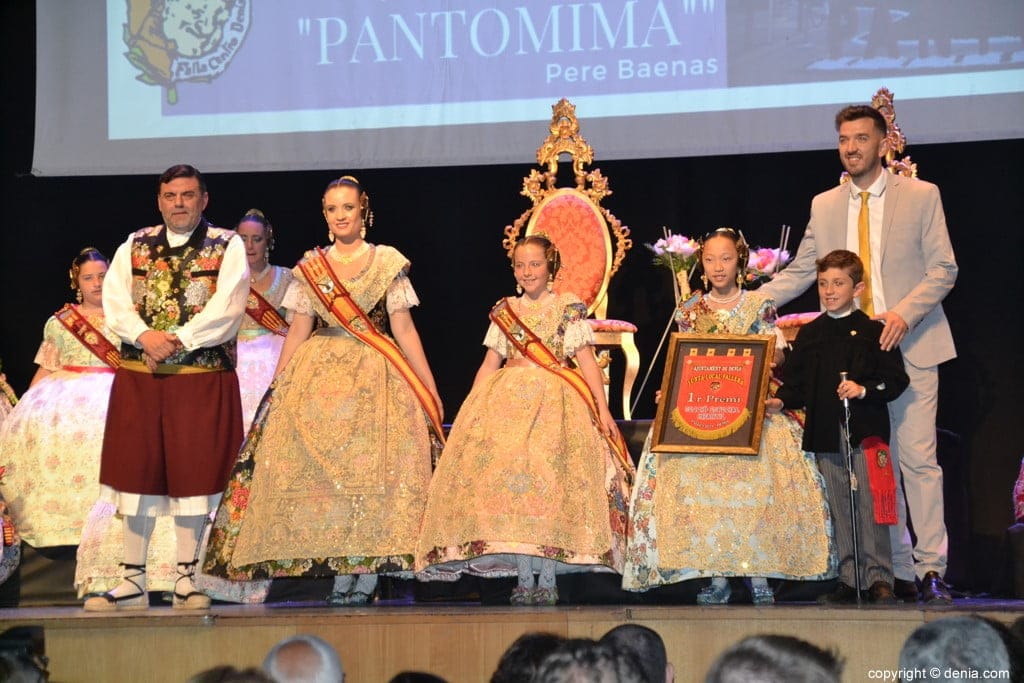 57 despedida de las falleras mayores de denia 2019 reconocimiento a artistas falleros