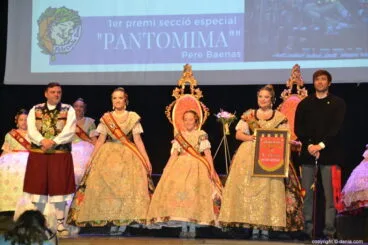 Despedida de las falleras mayores de Dénia 2019 – Reconocimiento a artistas falleros