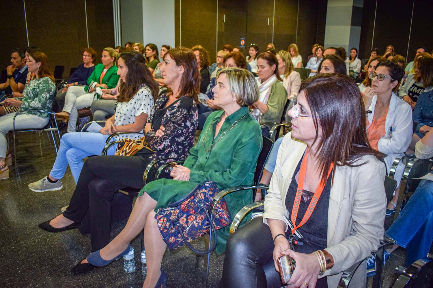 asistentes a la jornada sobre enfermeria
