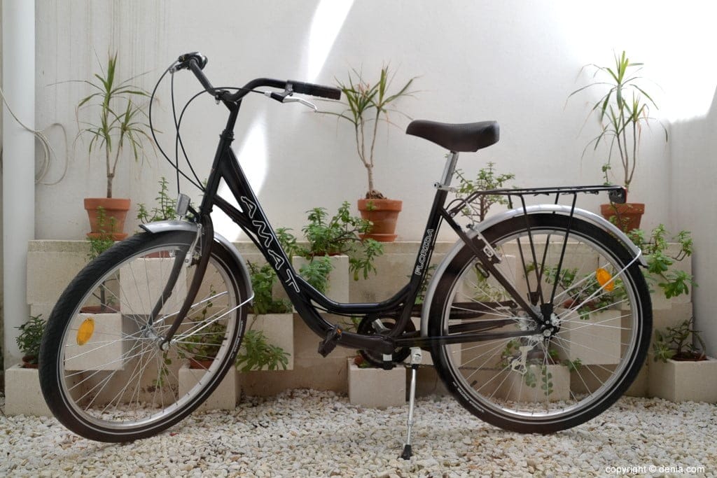 bicicleta que se sorteara en la vi marcha solidaria a favor del raquel paya