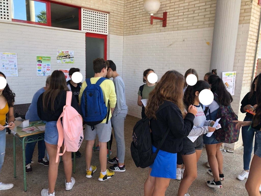La UPCCA lucha contra el tabaco en los institutos públicos de Dénia 1 campana del dia mundial contra el tabaco