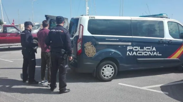 detenido en denia por robar en tiendas de telefonia