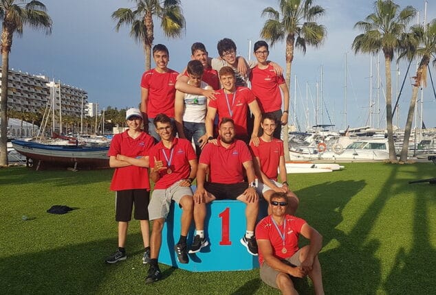 equipo de kayak de mar del real club nautico denia