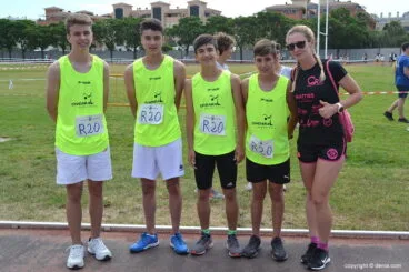 Equipo de relevos de Ondara vencedor con su entrenadora