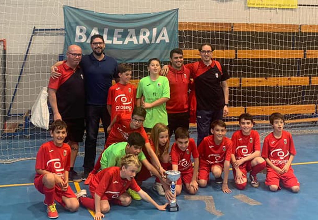 Equipo del Paidos A ganador del Torneo Fundació Baleària