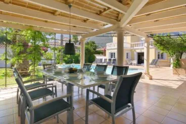 Exterior villa Quality Rent a Villa