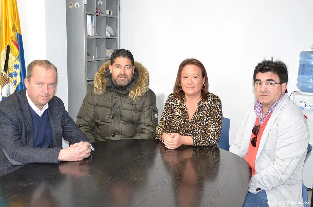 Gema Estrela presenta su dimisión en la Federación de Fútbol de la Comunitat Valenciana 1 gema junto a tano berto y los directivos lambert y benavente