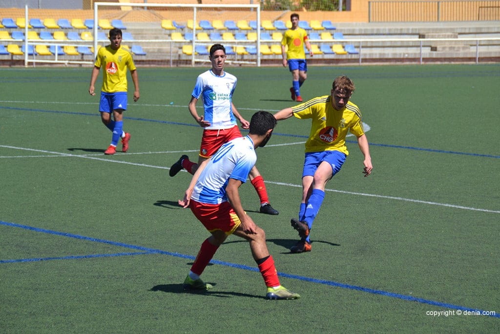 gorxa lanzando la pelota