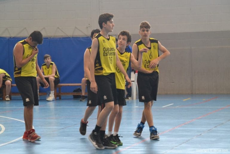 Jugadores de baloncesto de Dénia