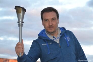 Kiko Catalán con la antorcha olímpica
