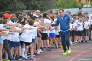 Kiko Catalán llevando la antorcha olímpica