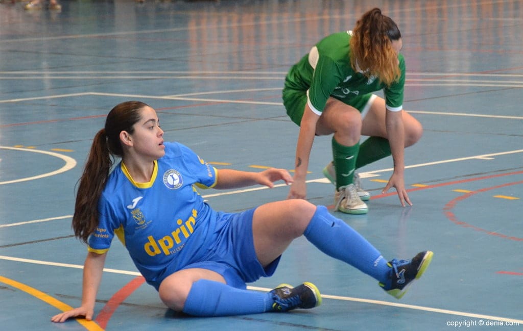 Las chicas del CFS Dianense caen eliminadas ante el CD Parque Santa Ana (2-4) 2 la dianense laura por los suelos