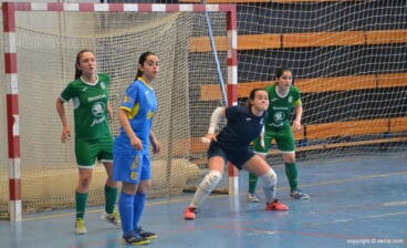 la portera valenciana muy atenta al disparo