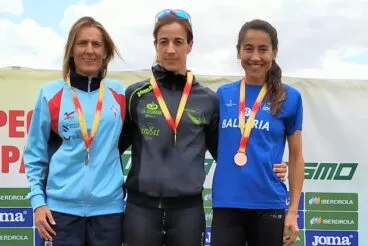 lili riva en el podio