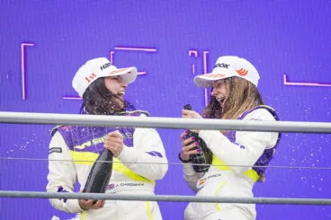 marta garcia hockenheim celebrando su tercer puesto