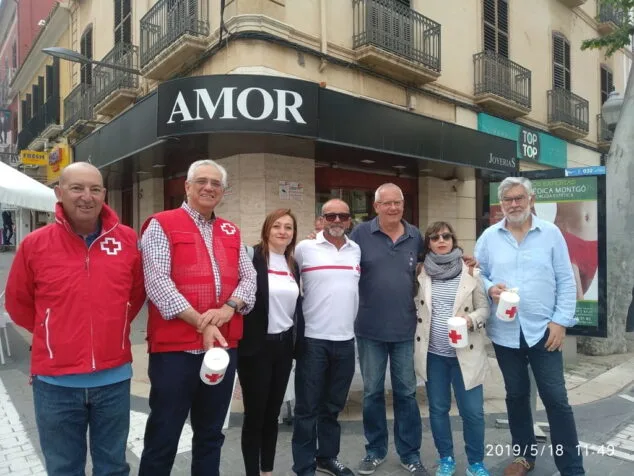 Cruz Roja Dénia recaudó 4.815 euros en el Día de la Banderita 12 mesa del ayuntamiento dia de la banderita