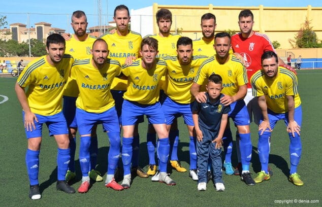 once del cd denia ante el muro cf