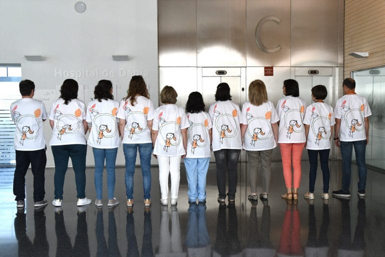 Parte trasera de los uniformes de pediatría