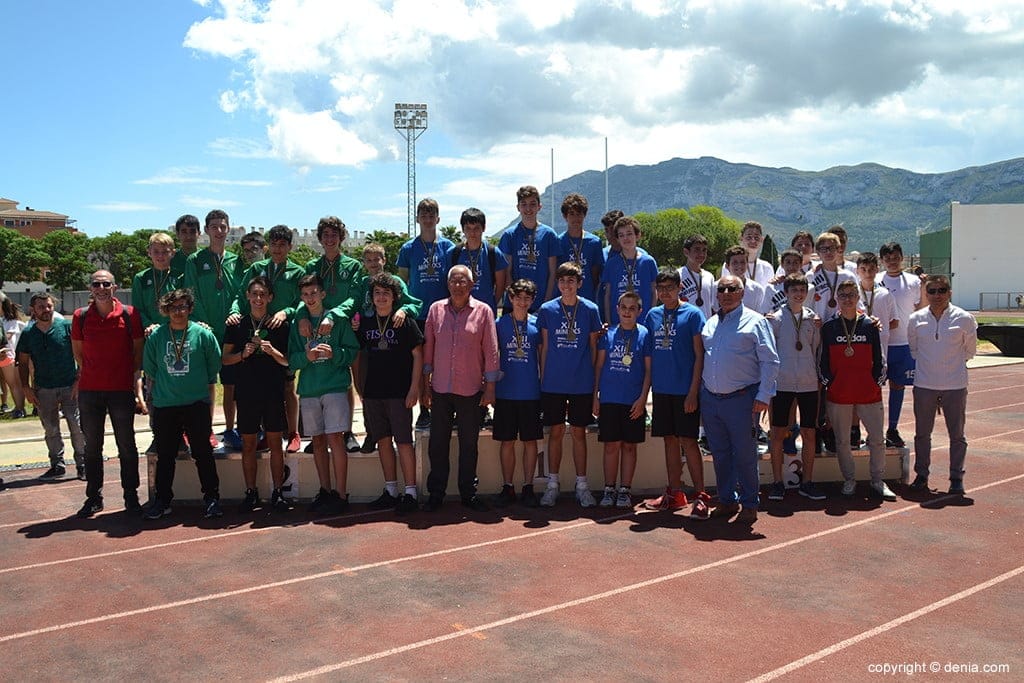 podio de baloncesto masculino