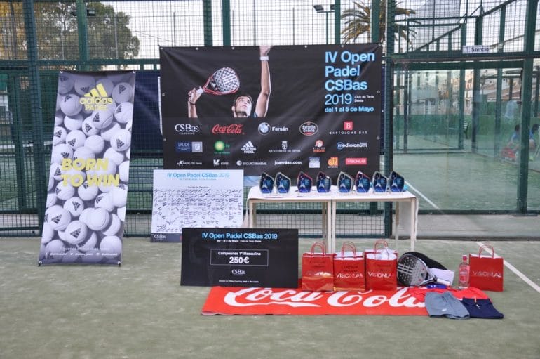 Stand del Torneo de Pádel