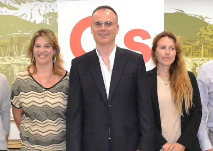 Estos son los 21 concejales que formarán la corporación municipal 2019/2023 5 susana mut y estefania schamwb