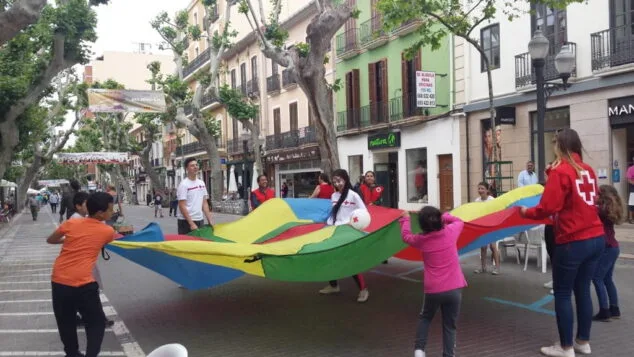 Cruz Roja Dénia recaudó 4.815 euros en el Día de la Banderita 16 talleres infantiles dia de la banderita