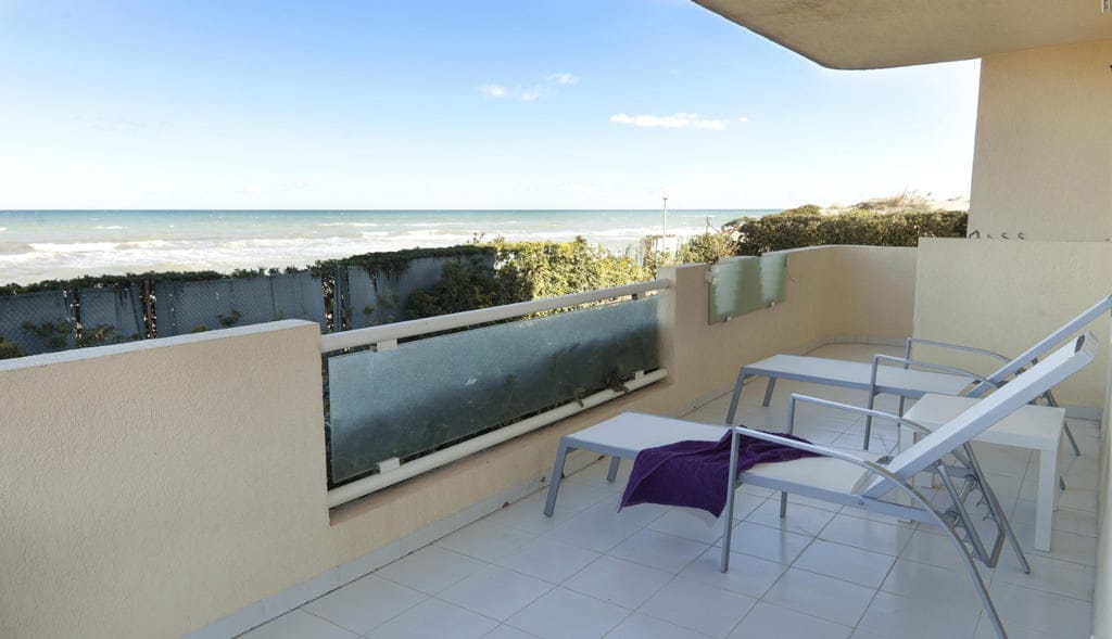 terraza con vistas al mar deniasol