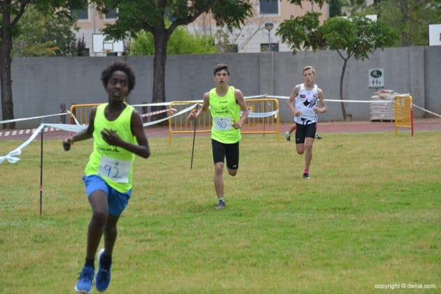 tres primeros clasificados masculinos del cross