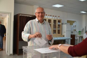 Vicent Grimalt votando