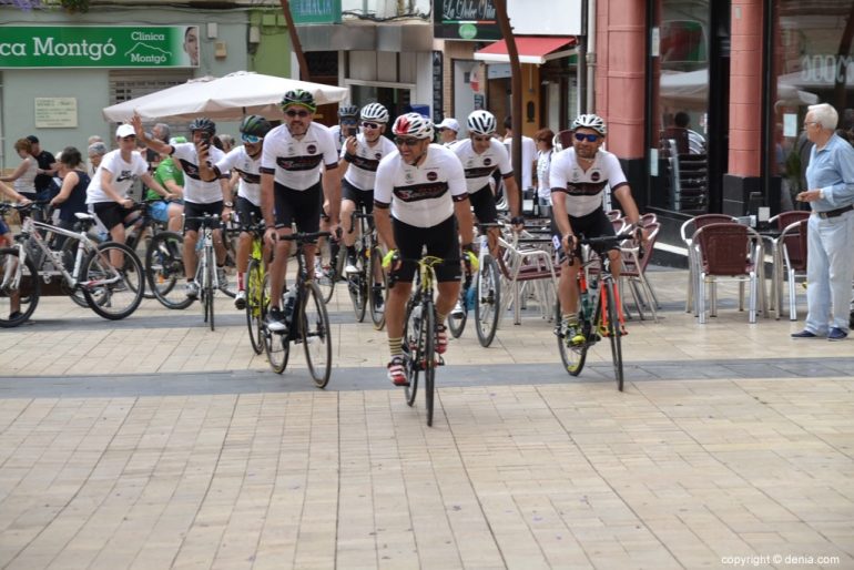V Carrera Solidaria Angers - Dénia - Arrivo dei ciclisti